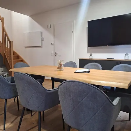 Chalet In With Slope Access *